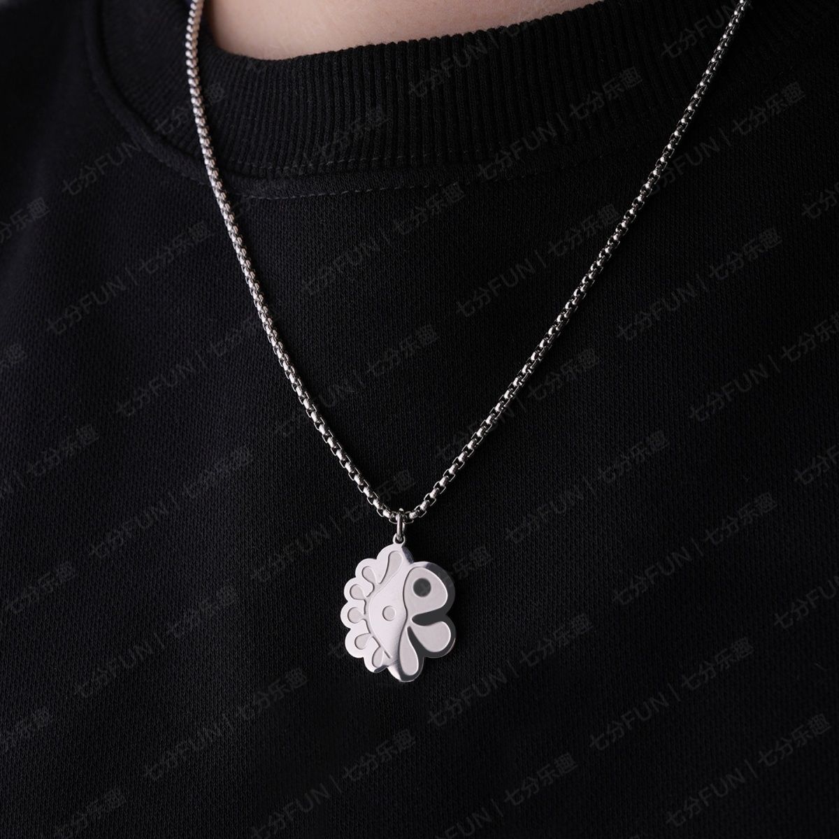 CORTIS NECKLACE TITANIUM STEEL + 3 assorted photocards