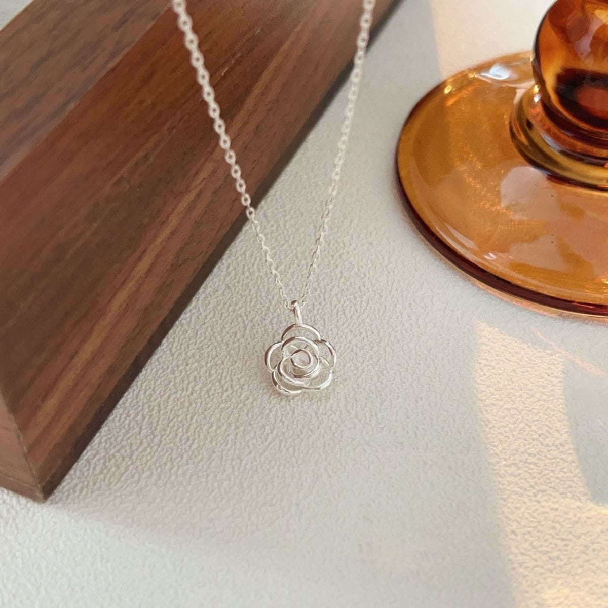 ZB1 ZERO BASE ONE ZEROSE NECKLACE