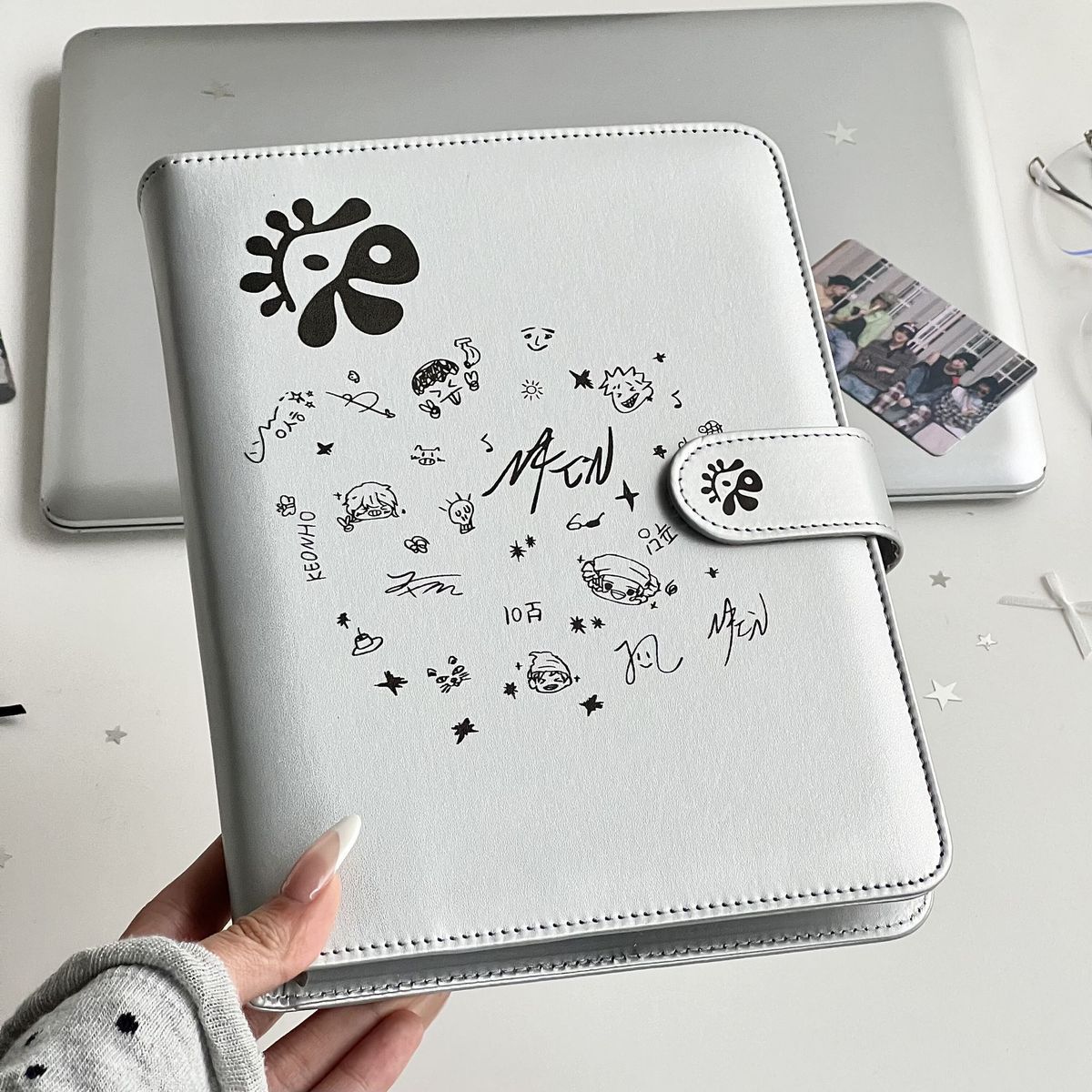 CORTIS PHOTOCARD HOLDERS BINDER + 30 PLASTIC SHEETS